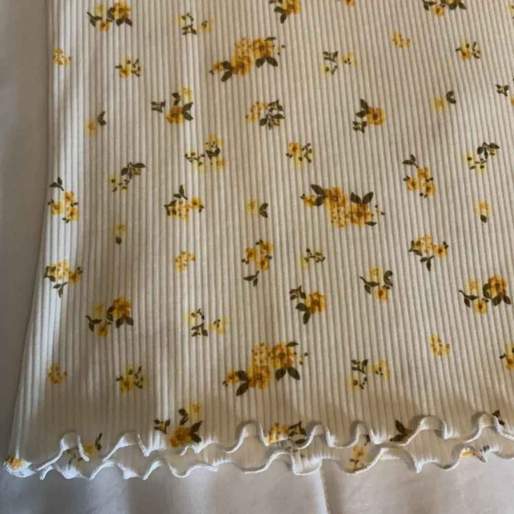 Girl’s Old Navy size L 10/12 thin ribbed fitted shirt - Picture 3 of 5